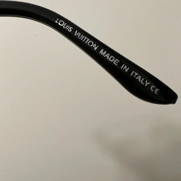Stylish Black Louis Vuitton Cat-Eye 👓 glasses 🌹👌🔥 - Picture 6 of 8